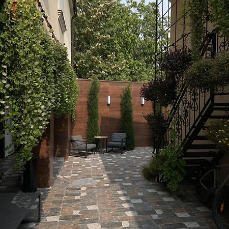 77/5 Hotel Chişinău Eksteriør billede