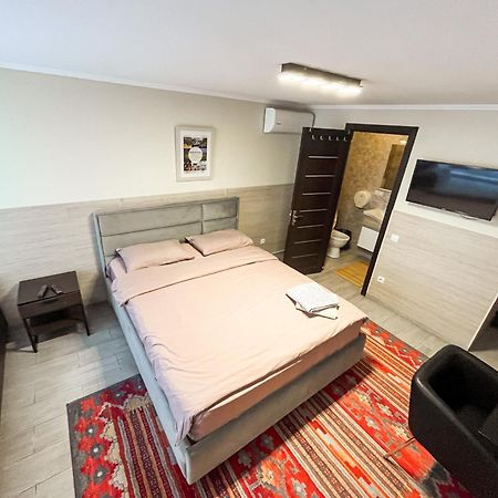 77/5 Hotel Chişinău Eksteriør billede