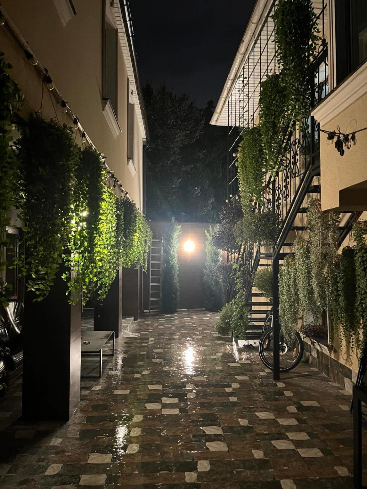 77/5 Hotel Chişinău Eksteriør billede
