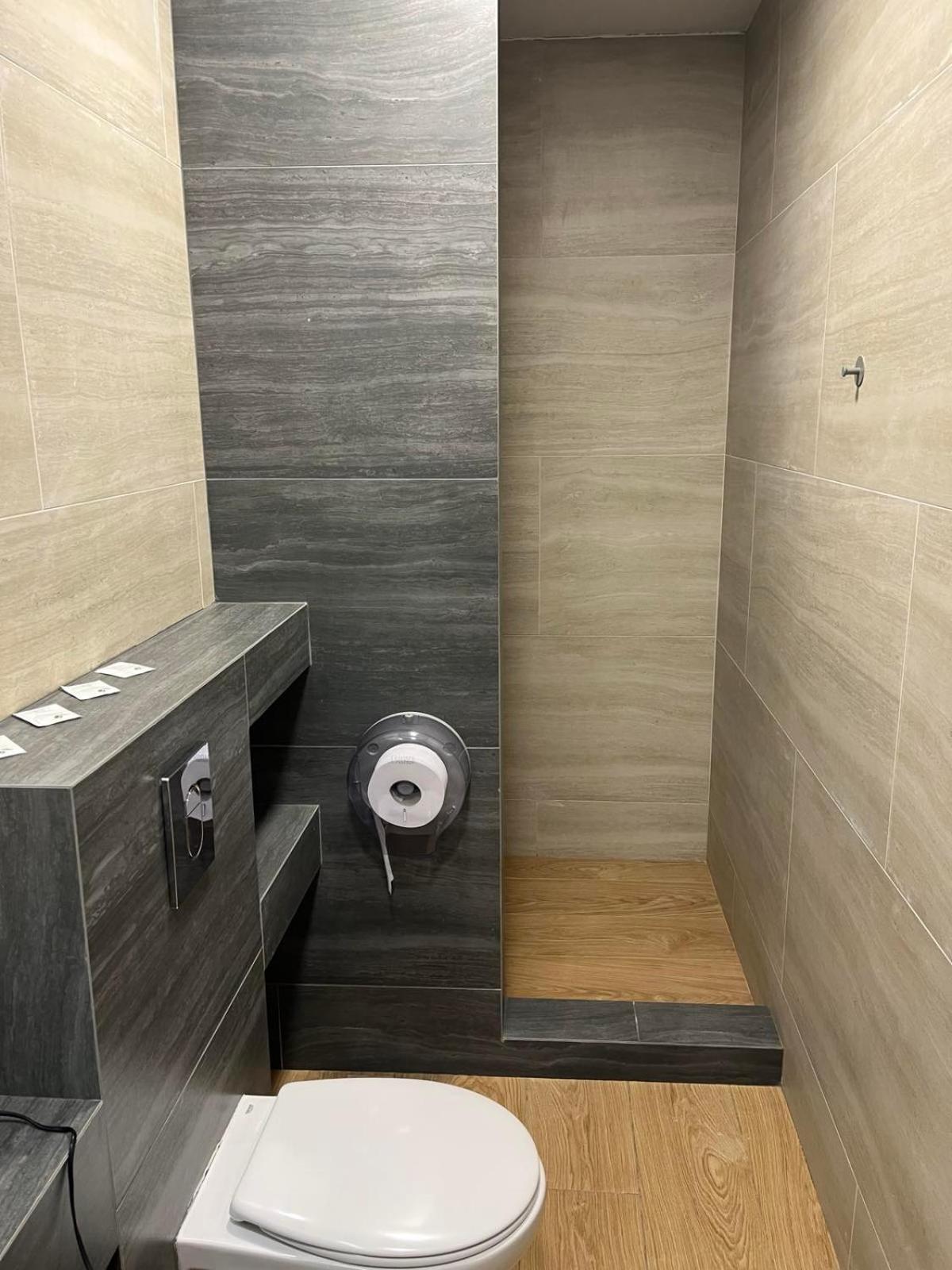 77/5 Hotel Chişinău Eksteriør billede