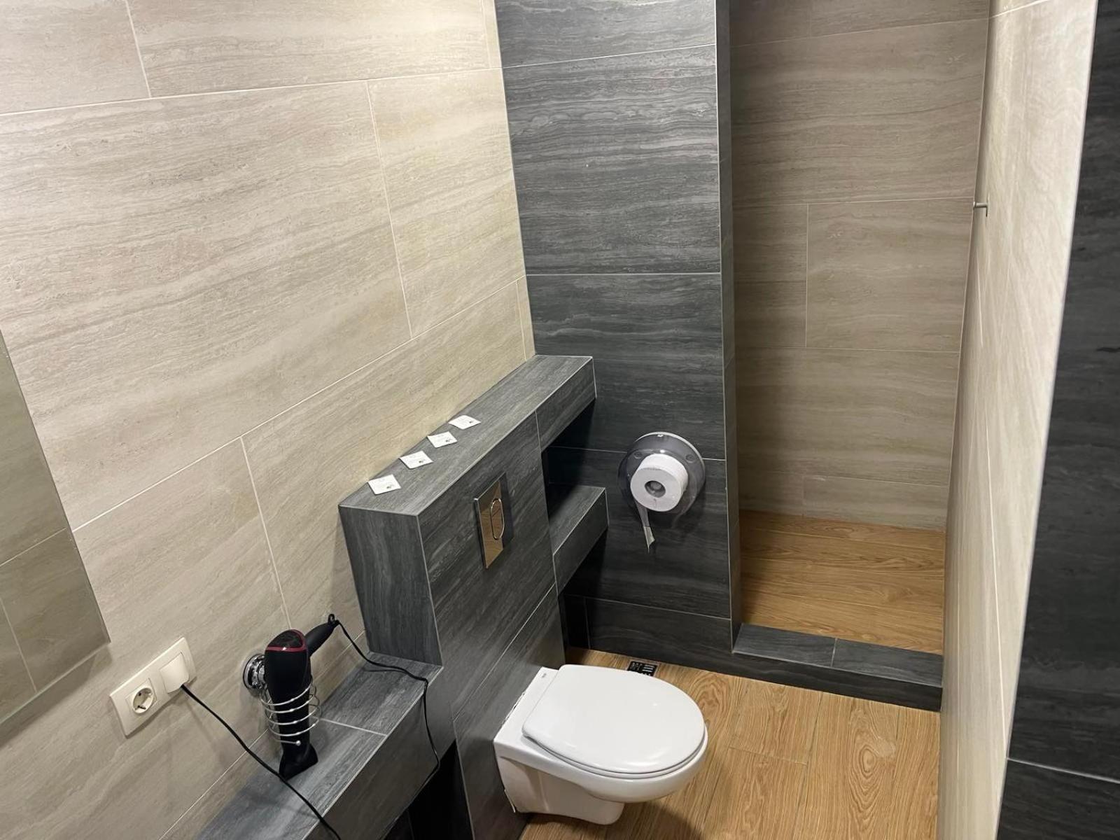 77/5 Hotel Chişinău Eksteriør billede