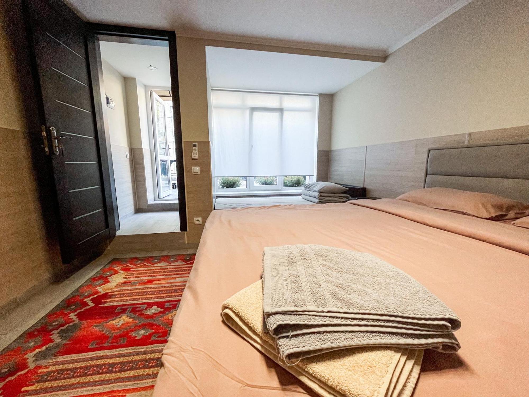 77/5 Hotel Chişinău Eksteriør billede