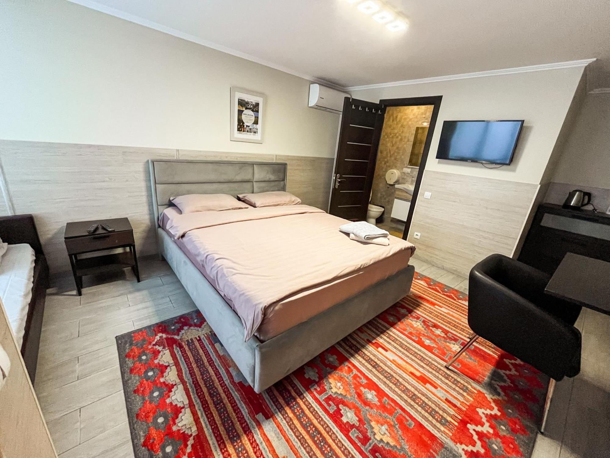 77/5 Hotel Chişinău Eksteriør billede