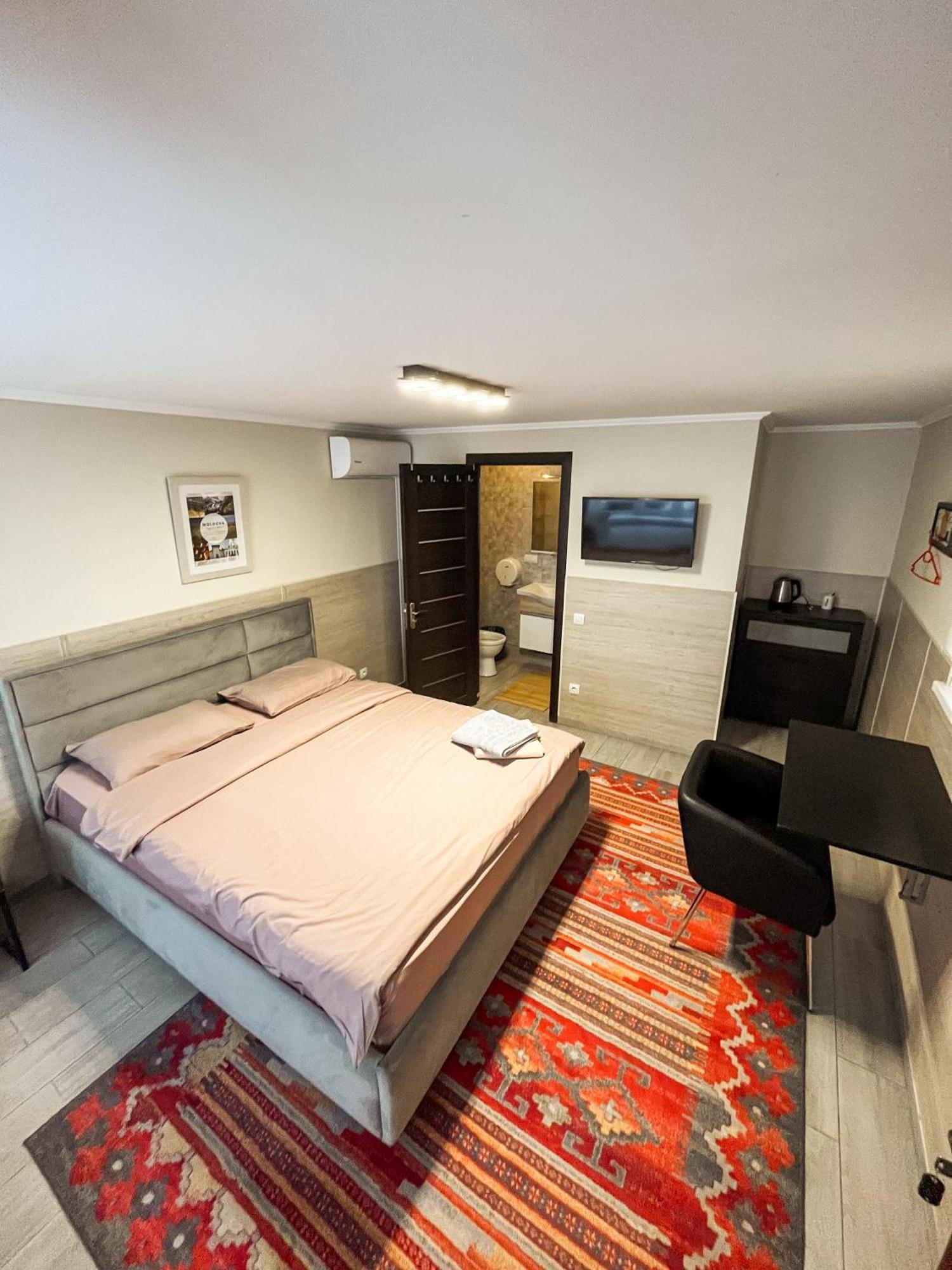 77/5 Hotel Chişinău Eksteriør billede